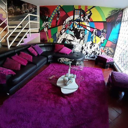 Hotel Comic City Bogotá Esterno foto