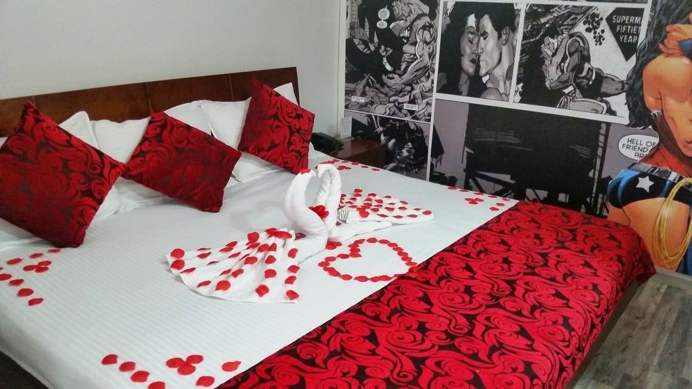 Hotel Comic City Bogotá Esterno foto